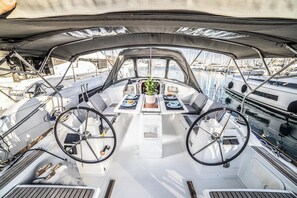 Marina - Sun-Kissed Sailing Adventure in Islas Sarónicas (Alimos)