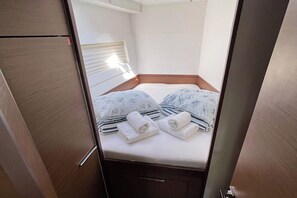 Room - Sun-Kissed Sailing Adventure in the Saronic Islands (Elliniko)