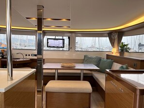 Interior - Sun-Kissed Sailing Adventure in Islas Sarónicas (Alimos)