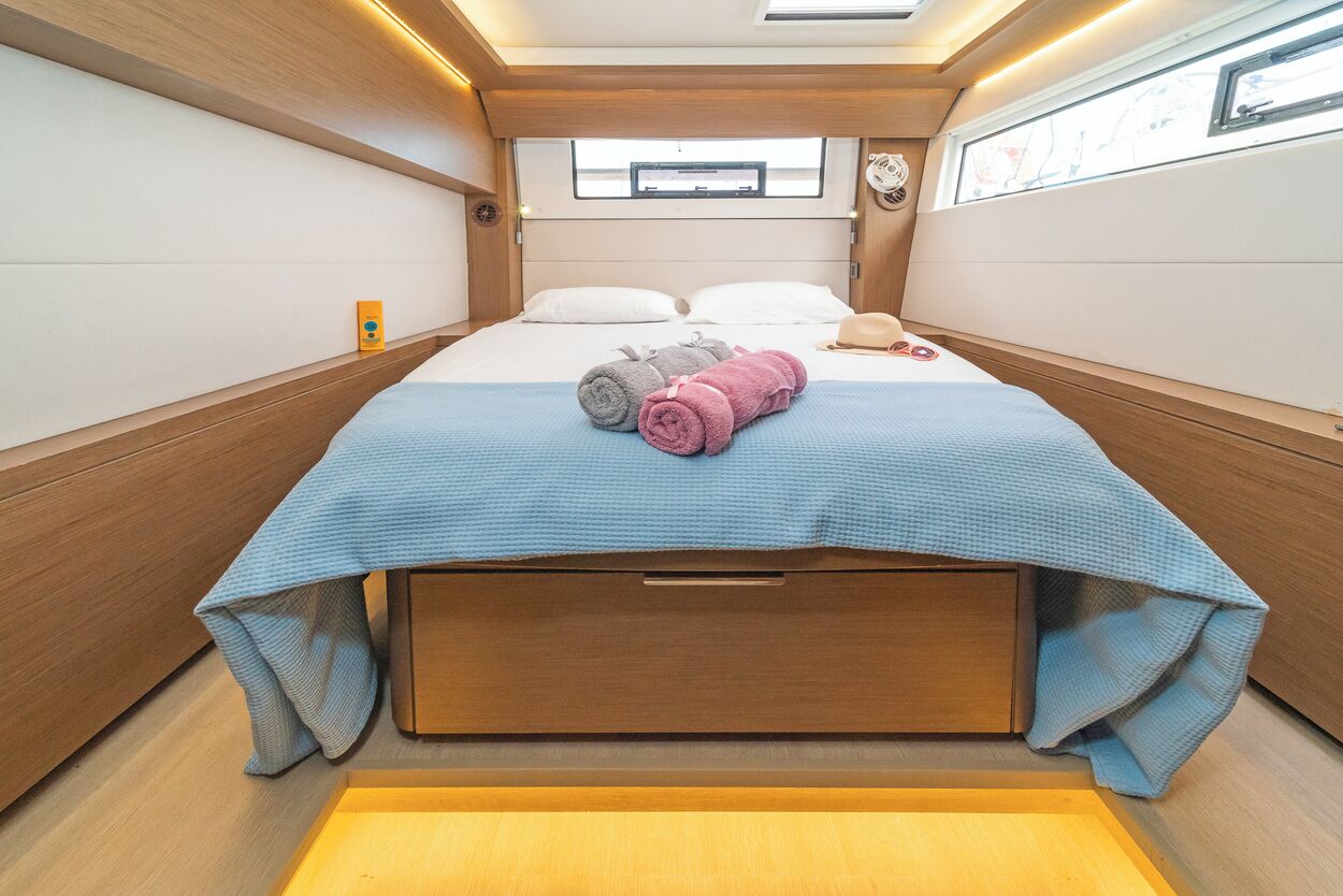 6 bedrooms, in-room safe