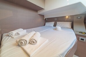 6 Schlafzimmer, Bügeleisen/Bügelbrett