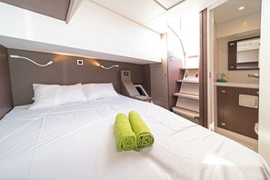 6 bedrooms - Sun-Kissed Sailing Adventure in Islas Sarónicas (Alimos)