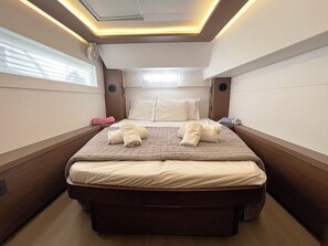 4 bedrooms - Sun-Kissed Sailing Adventure in Islas Sarónicas (Alimos)