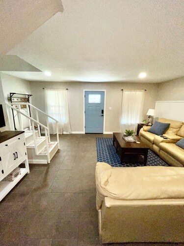 Adorable 1-bedroom barn in Main Street Mineola
