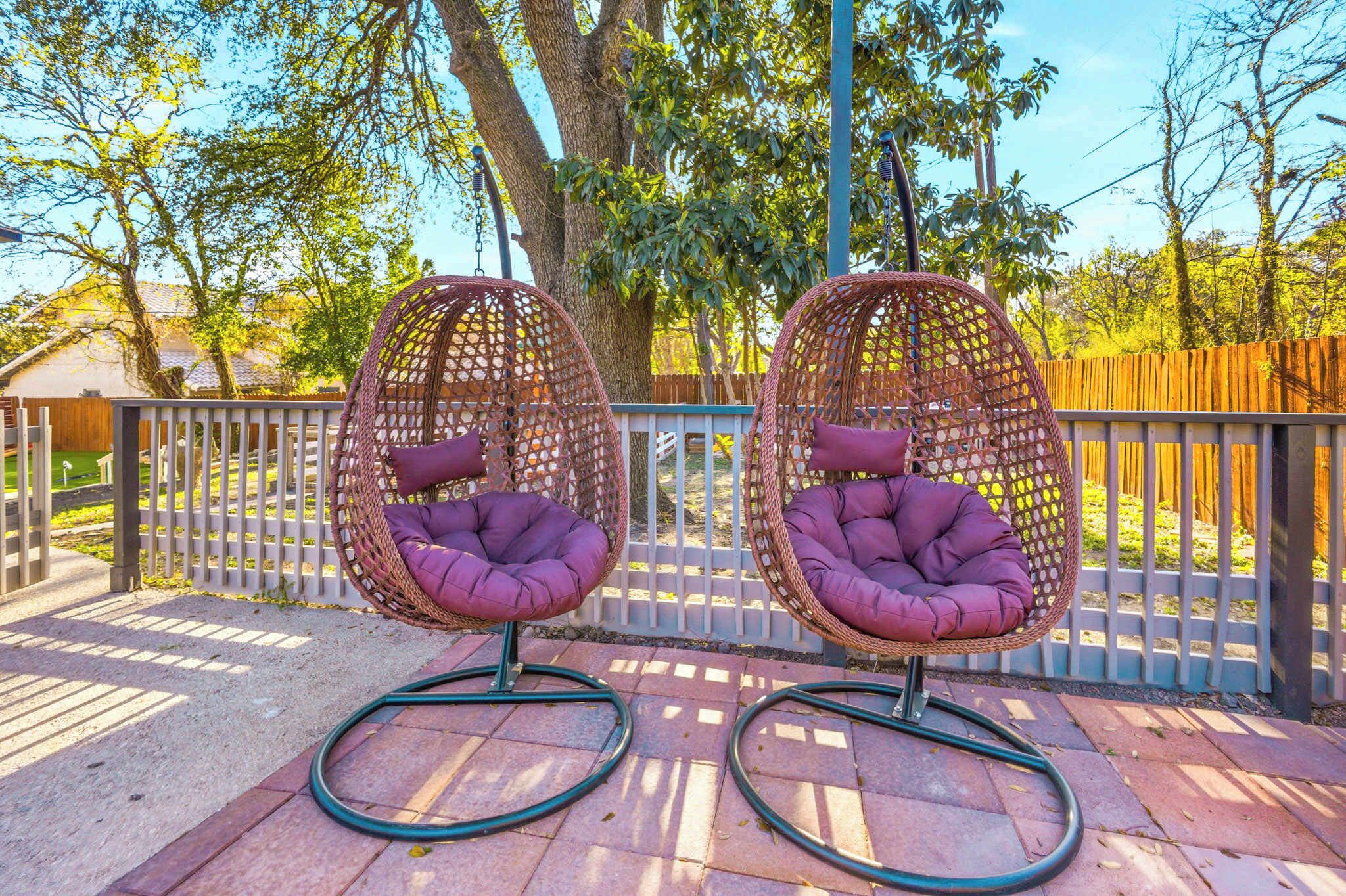 Morning coffee, sunset chats, or mid-day chill sessions—this spot does it all.