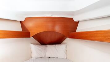 4 bedrooms, in-room safe