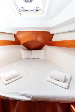 4 bedrooms, in-room safe