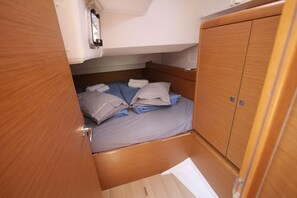 3 bedrooms - Sun-Kissed Sailing Adventure in the Saronic Islands (Laurium)