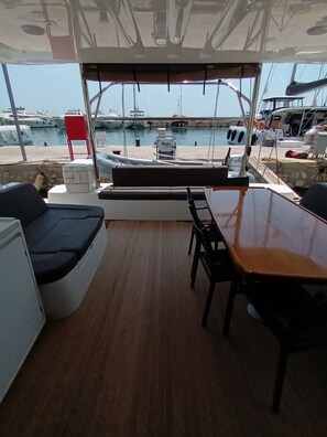 Interior - Sun-Kissed Sailing Adventure in Islas Sarónicas (Alimos)