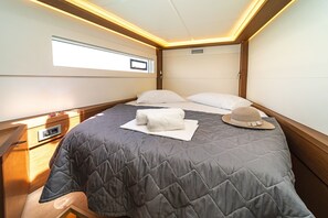 4 bedrooms - Sun-Kissed Sailing Adventure in the Ionian Islands, Lefkada (Lefkada)