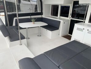 Outdoor dining - Sun-Kissed Sailing Adventure in Islas Sarónicas (Alimos)