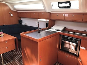 Private kitchen - Sun-Kissed Sailing Adventure in the Dodecanese Islands (Kos)