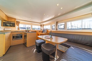 Private kitchen - Sun-Kissed Sailing Adventure in the Ionian Islands, Lefkada (Lefkada)