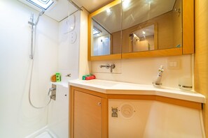 Shower - Sun-Kissed Sailing Adventure in the Ionian Islands, Lefkada (Lefkada)