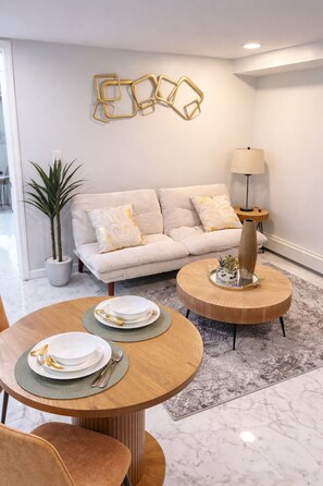 Interior - Cozy retreat just 14 min. from MetLife, 25 min. EWR and Times Square. (Paterson)