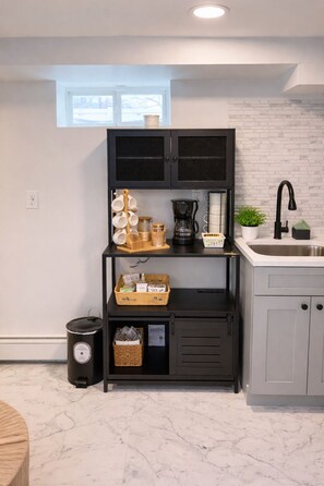 Interior - Cozy retreat just 14 min. from MetLife, 25 min. EWR and Times Square. (Paterson)