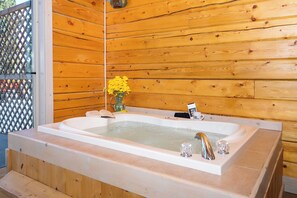 Bathroom - Private Ranch Cabin Suite #3 / Fireplace + Soaker Tub / Families Book Multiple (Cle Elum)
