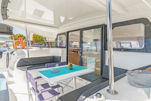 Outdoor dining - Sun-Kissed Sailing Adventure in the Ionian Islands, Lefkada (Lefkada)