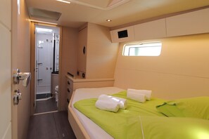 5 bedrooms - Sun-Kissed Sailing Adventure in the Saronic Islands (Laurium)