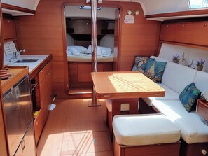 2 bedrooms - Sun-Kissed Sailing Adventure in Islas Sarónicas (Alimos)