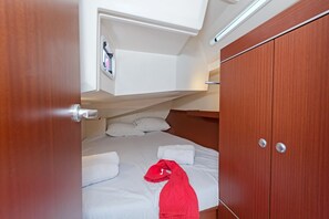 2 chambres, coffres-forts dans les chambres
