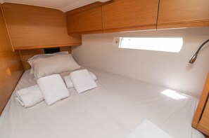 5 bedrooms - Sun-Kissed Sailing Adventure in Islas Sarónicas (Alimos)
