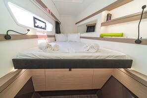 4 bedrooms, in-room safe
