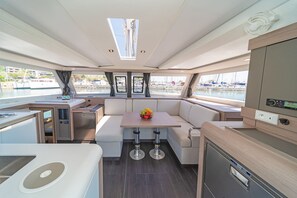 Private kitchen - Sun-Kissed Sailing Adventure in the Saronic Islands (Laurium)