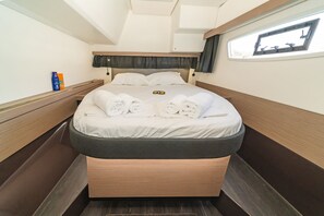 4 bedrooms, in-room safe
