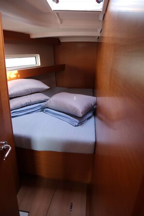 3 間睡房、房內夾萬