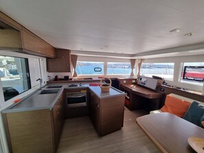 Private kitchen - Sun-Kissed Sailing Adventure in the Saronic Islands (Laurium)