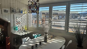 Apartment, 1 Bedroom | Ruang makan