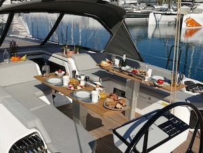Outdoor dining - Sun-Kissed Sailing Adventure in the Saronic Islands (Laurium)