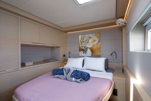 4 bedrooms, in-room safe, iron/ironing board - Sun-Kissed Sailing Adventure in the Saronic Islands (Laurium)