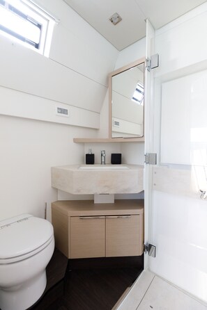 Bathroom - Sun-Kissed Sailing Adventure in the Saronic Islands (Laurium)