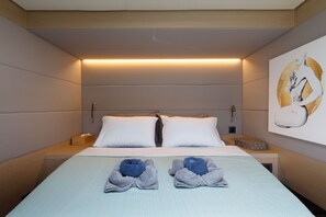 4 bedrooms, in-room safe, iron/ironing board - Sun-Kissed Sailing Adventure in the Saronic Islands (Laurium)