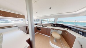 Private kitchen - Sun-Kissed Sailing Adventure in the Ionian Islands, Lefkada (Lefkada)