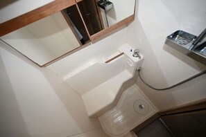 Shower - Sun-Kissed Sailing Adventure in the Ionian Islands, Lefkada (Lefkada)