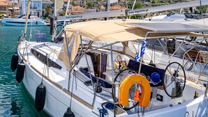 Unclassified image, 4 of 33, button - Sun-Kissed Sailing Adventure in the Ionian Islands, Lefkada (Lefkada)