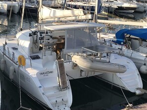 Marina - Sun-Kissed Sailing Adventure in Islas Sarónicas (Alimos)