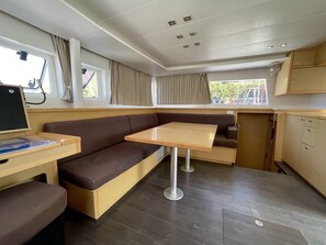 Interior - Sun-Kissed Sailing Adventure in Islas Sarónicas (Alimos)