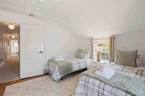 7 habitaciones, tabla de planchar con plancha, wifi y ropa de cama