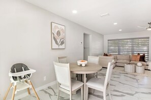 Interior - Modern home with Jacuzzi/ Near Siesta Key Beach (Sarasota)