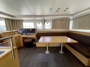 Interior - Sun-Kissed Sailing Adventure in Islas Sarónicas (Alimos)