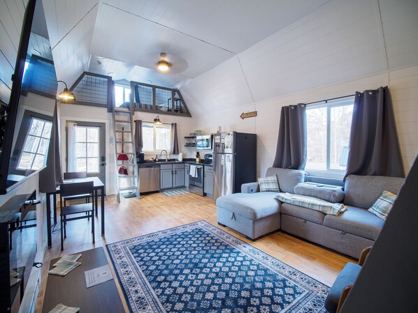 Smart TV, fireplace