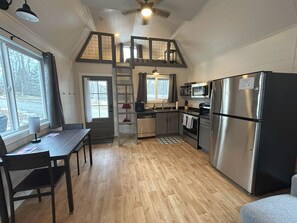 Private kitchen - Cozy Lofted Cabin #2 at Cataract Lake Getaway (Poland)