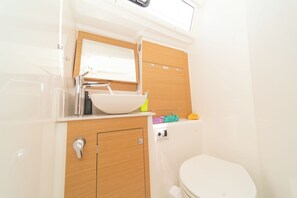 Shower - Sun-Kissed Sailing Adventure in the Ionian Islands, Lefkada (Lefkada)