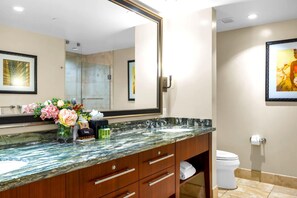 Shower, designer toiletries - Honua Kai 2 Free Rental Cars KBM Resorts Grand Suite 2 Units, 5 Bedrooms HK Ml-2645 (Kaanapali)