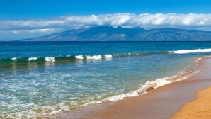 On the beach, white sand - Honua Kai 3 Free Rental Cars KBM Resorts Grand Suite 3 Units, 8 Bedrooms HK Ml-2660 (Kaanapali)