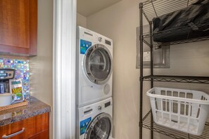 Laundry room - Honua Kai 2 Free Rental Cars KBM Resorts Gorgeous Inner Courtyard 2 Units, 3 Bedrooms HK Ml-2738 (Kaanapali)